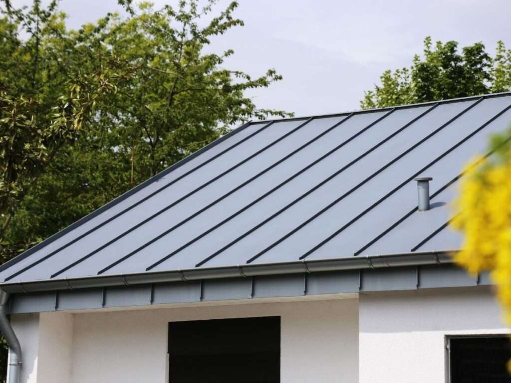 Expert roofing contractors at Reliable Services Roofing